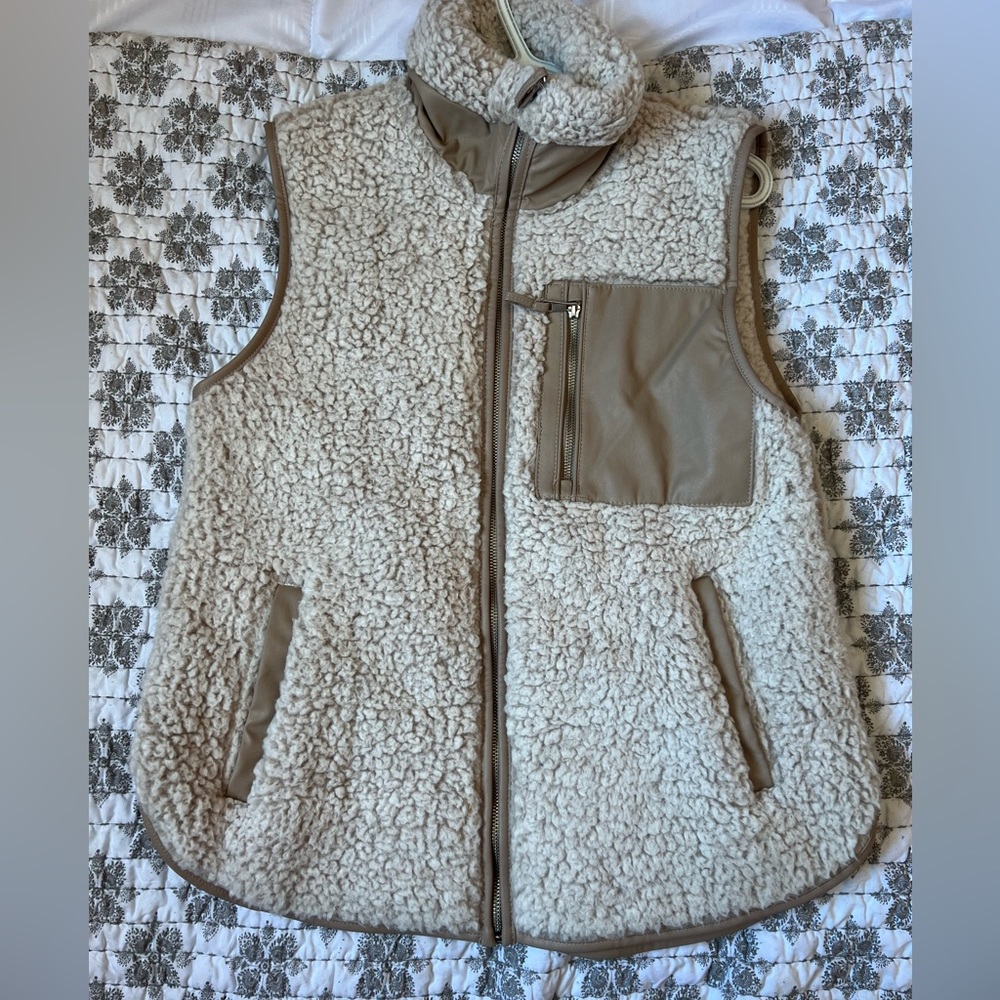Abercrombie vest